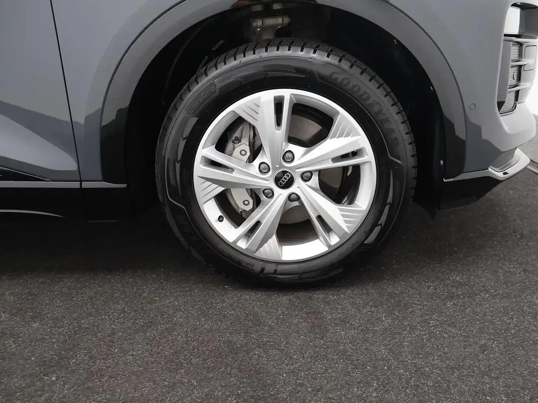 Audi Q6 e-tron - Thumbnail 6