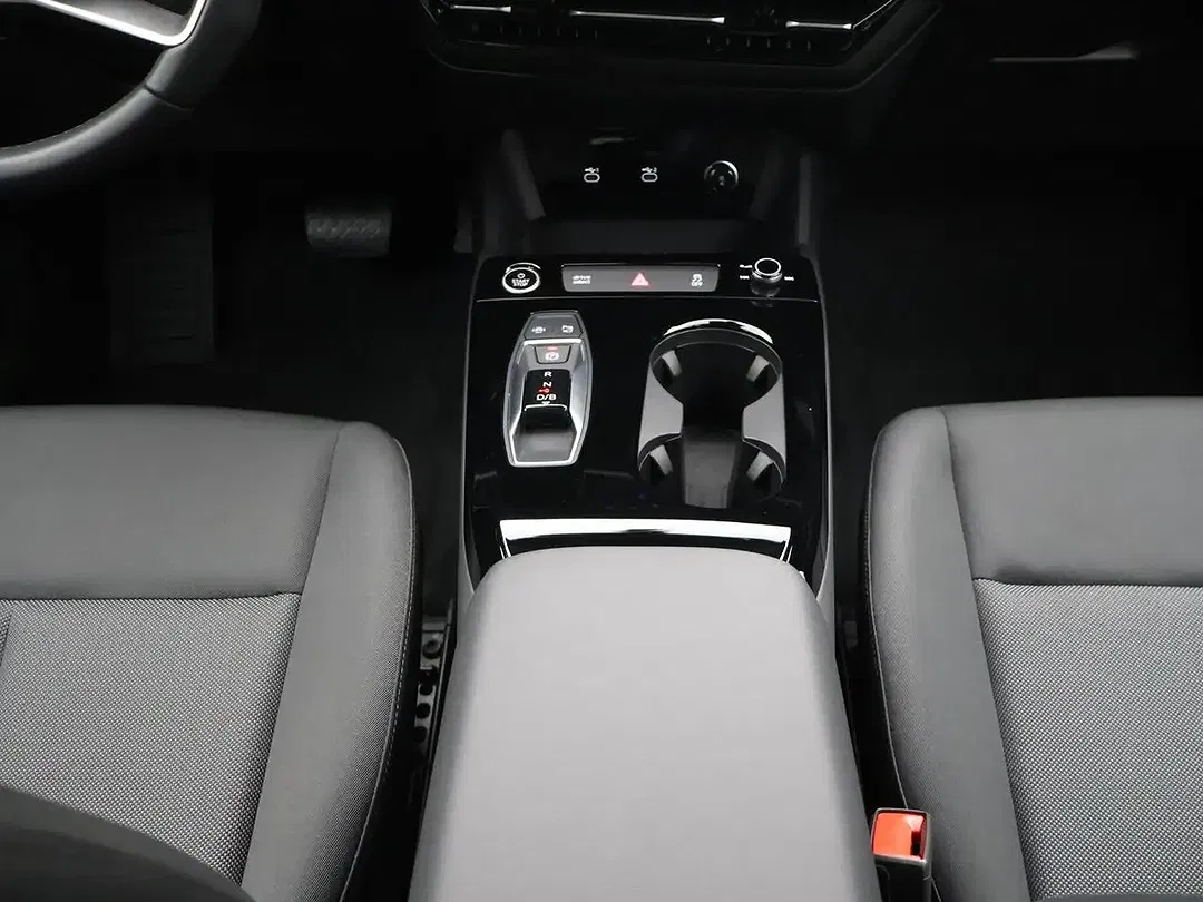 Audi Q6 e-tron - Thumbnail 7