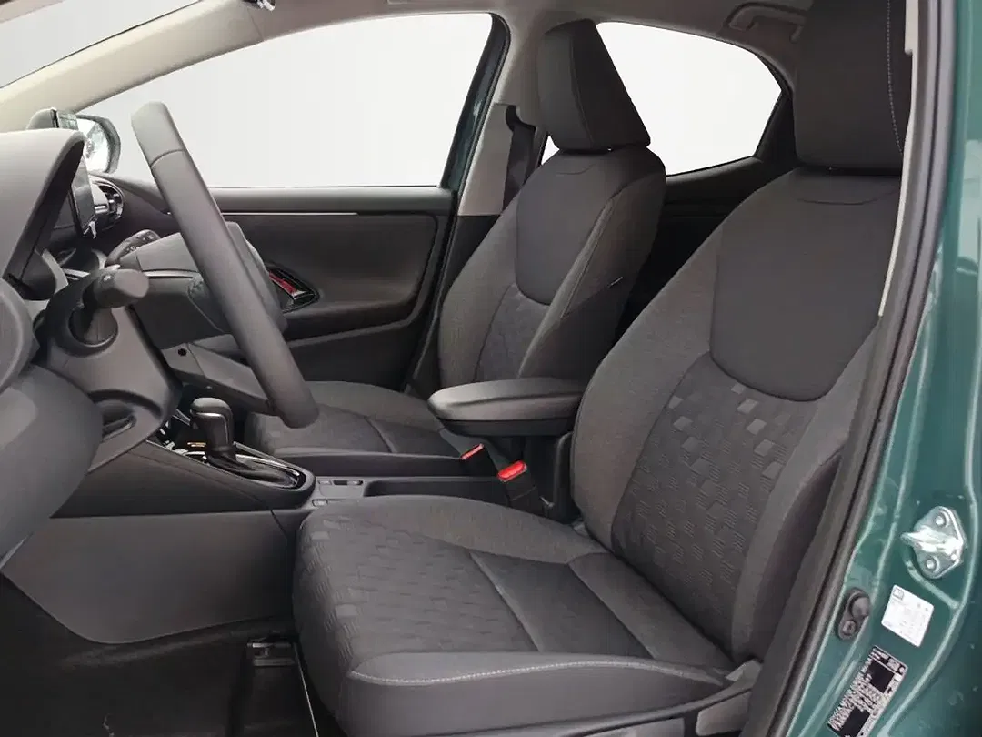 Toyota Yaris - Thumbnail 9