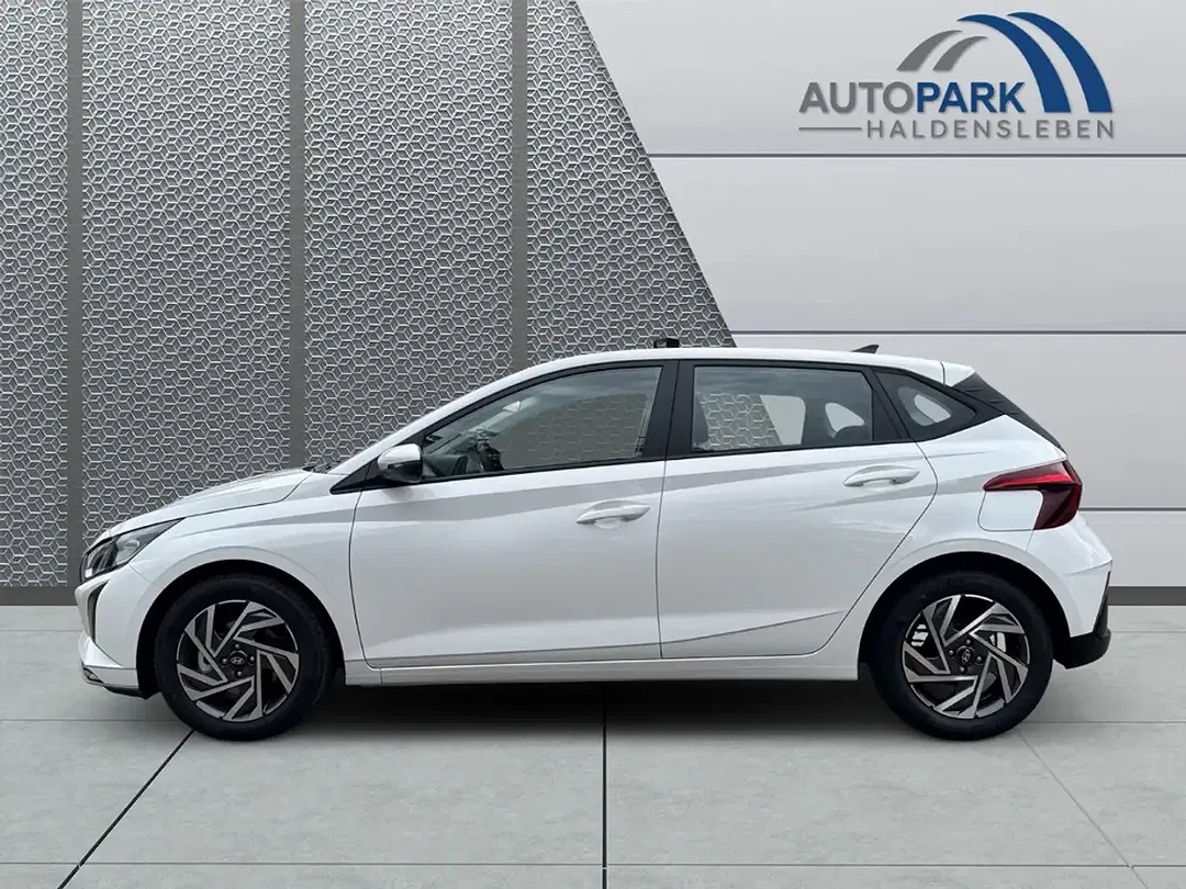 Hyundai i20 - Thumbnail 2