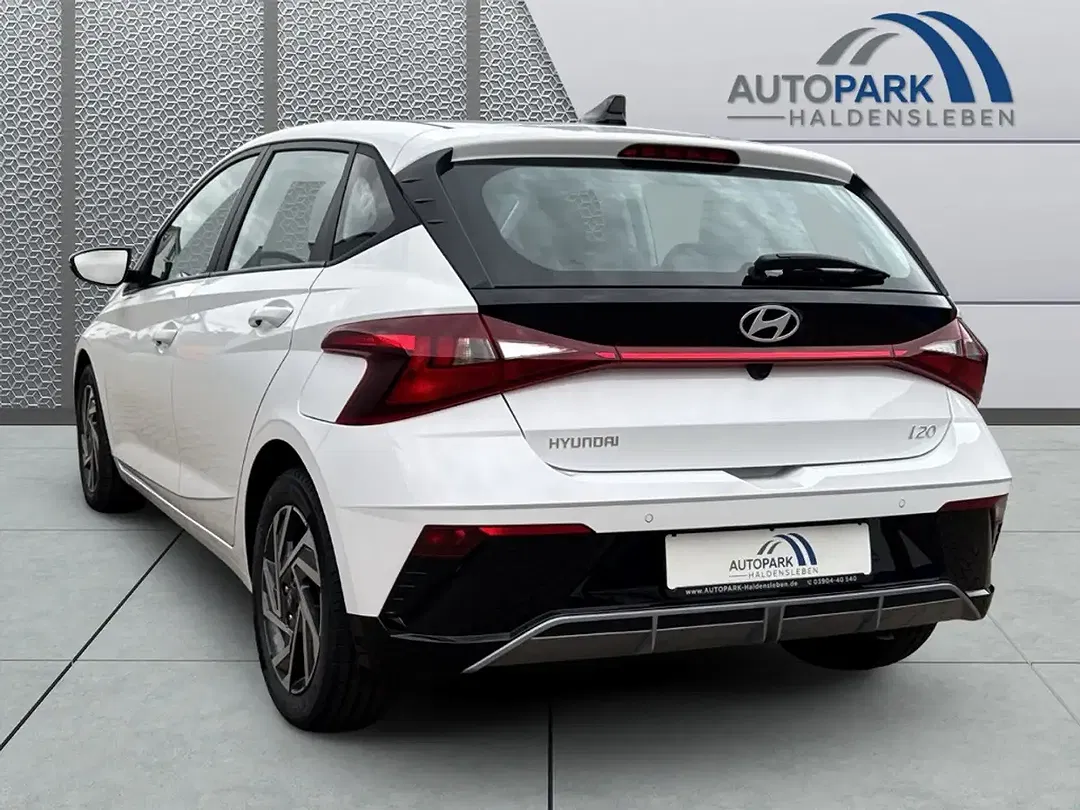 Hyundai i20 - Thumbnail 3
