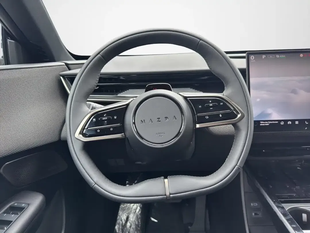 Mazda CX-6e - Thumbnail 11