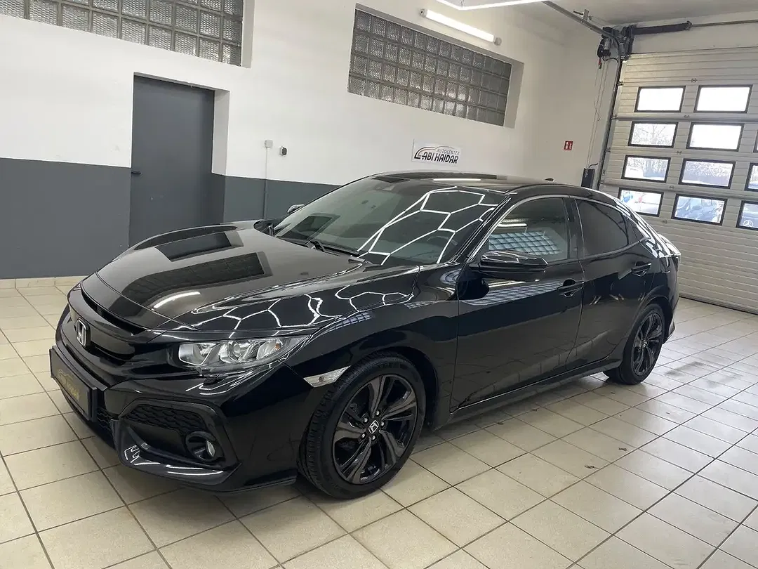 Honda Civic - Thumbnail 2