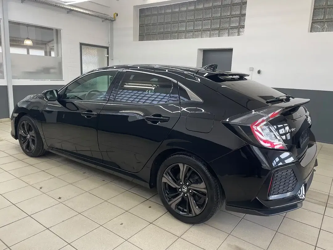 Honda Civic - Thumbnail 3