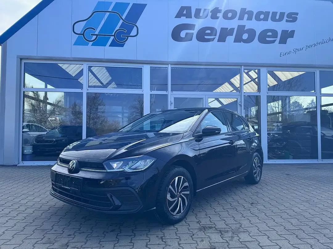 Volkswagen Polo - Thumbnail 1