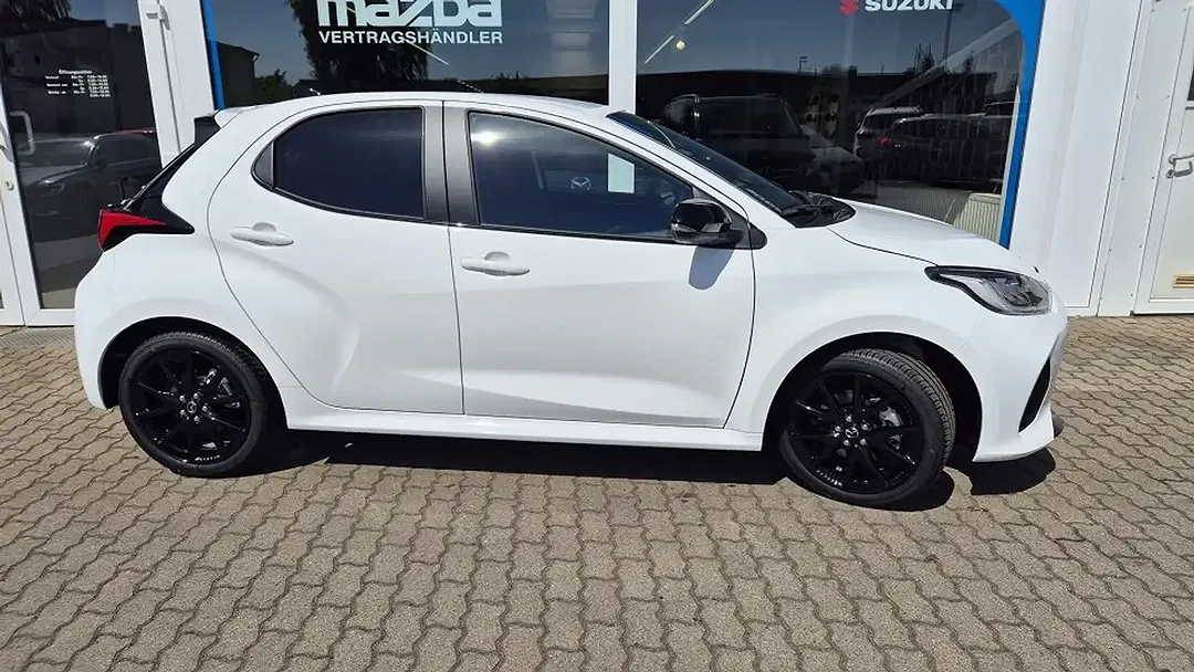 Mazda 2 - Thumbnail 2