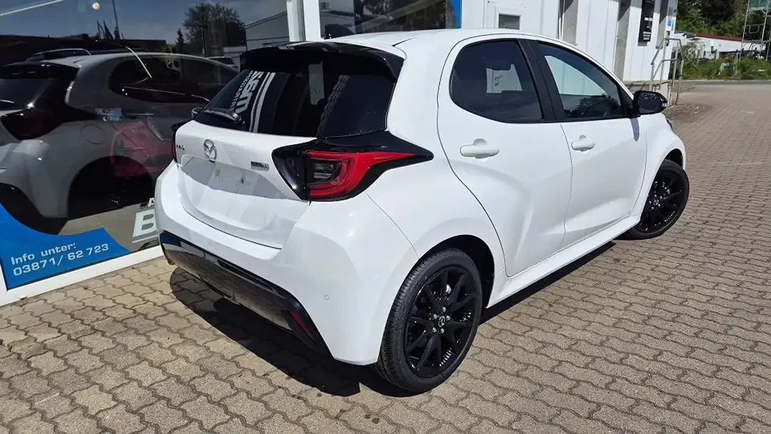 Mazda 2 - Thumbnail 3