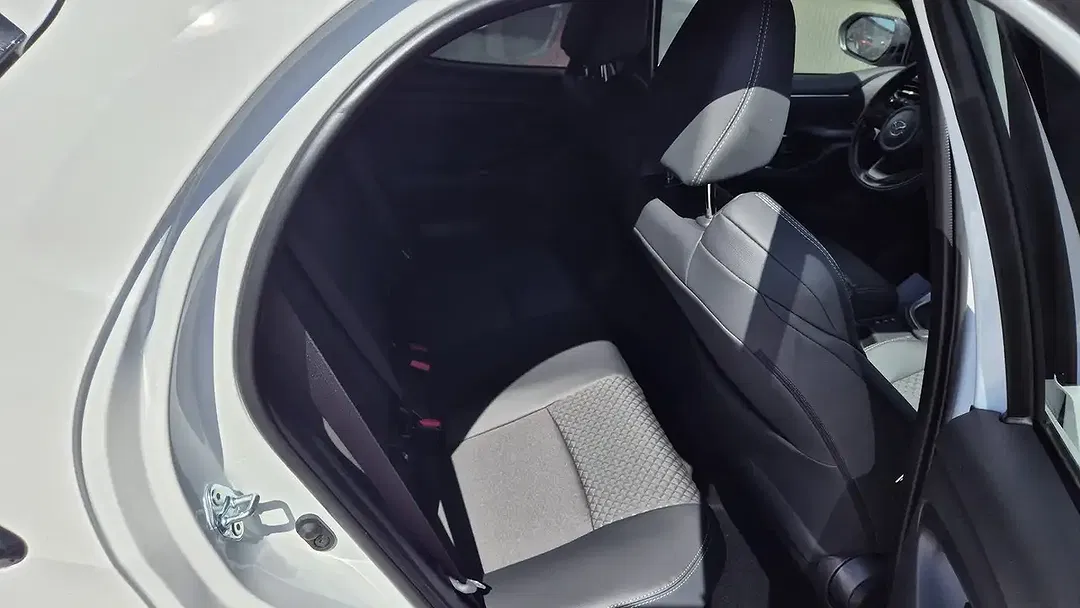 Mazda 2 - Thumbnail 6