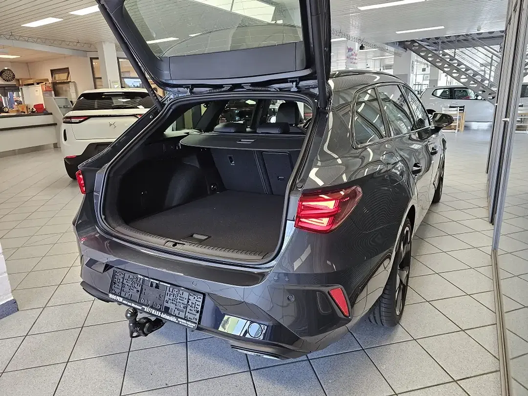 CUPRA Leon - Thumbnail 2