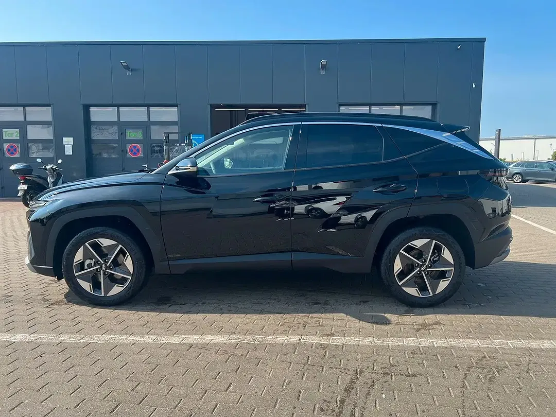 Hyundai TUCSON - Thumbnail 3