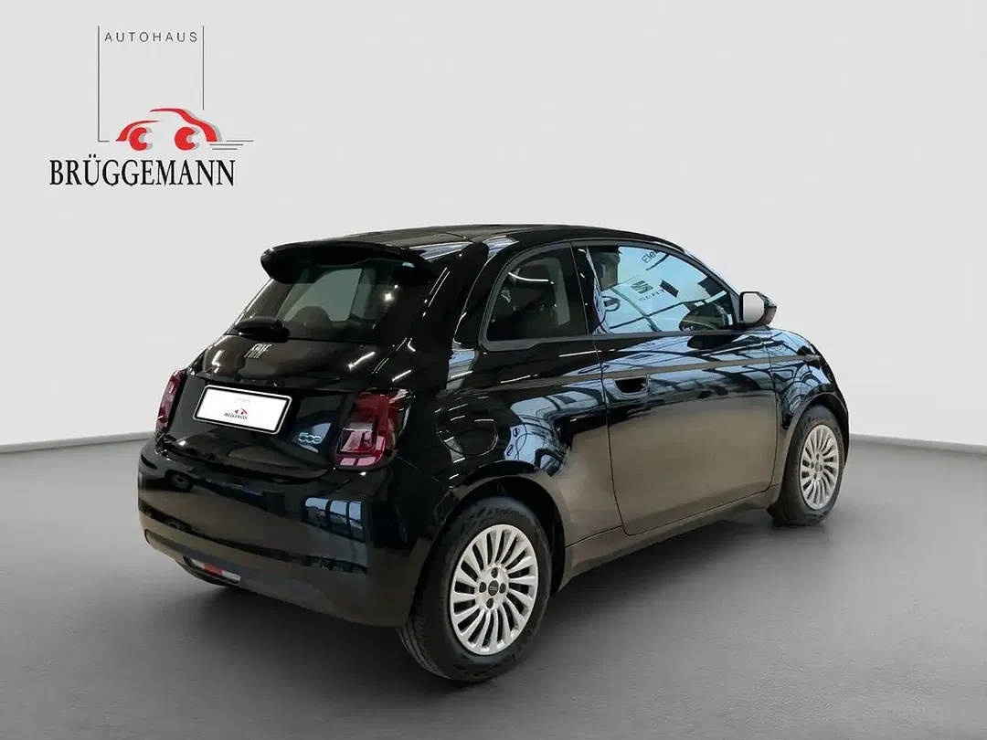 Fiat 500e - Thumbnail 6