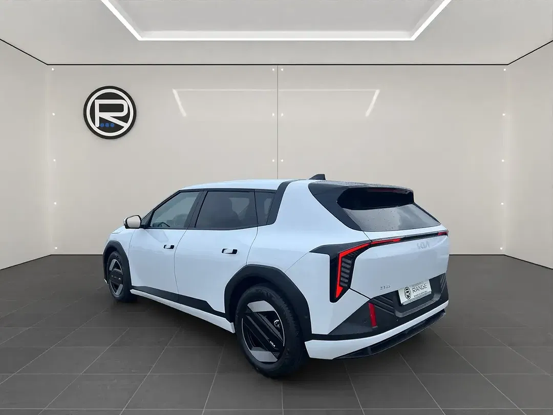 Kia EV4 - Thumbnail 6