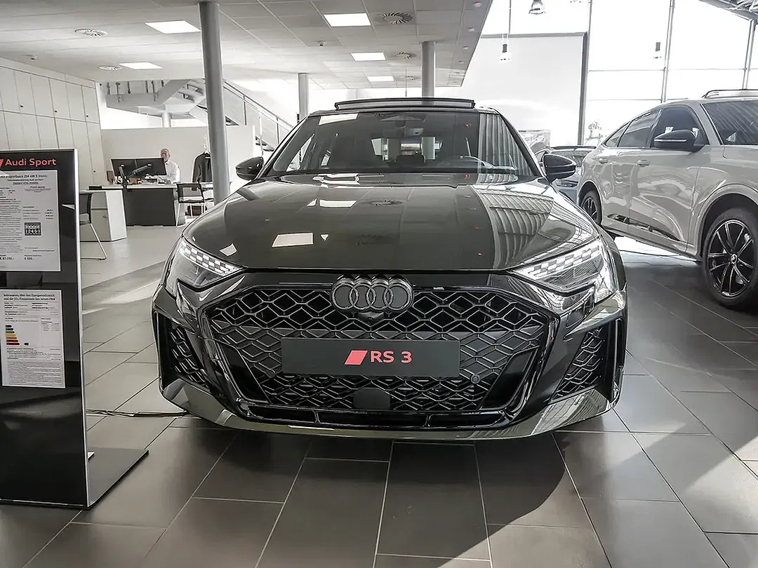 Audi RS3 - Thumbnail 2