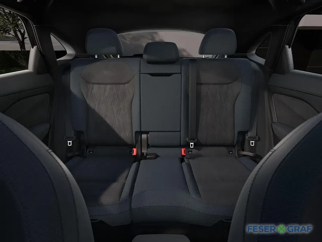 Audi Q3 - Thumbnail 9