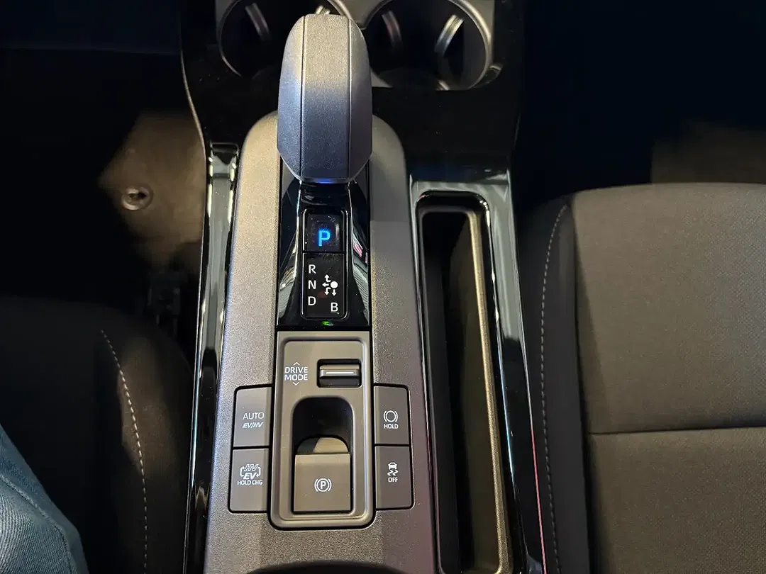 Toyota Prius - Thumbnail 14