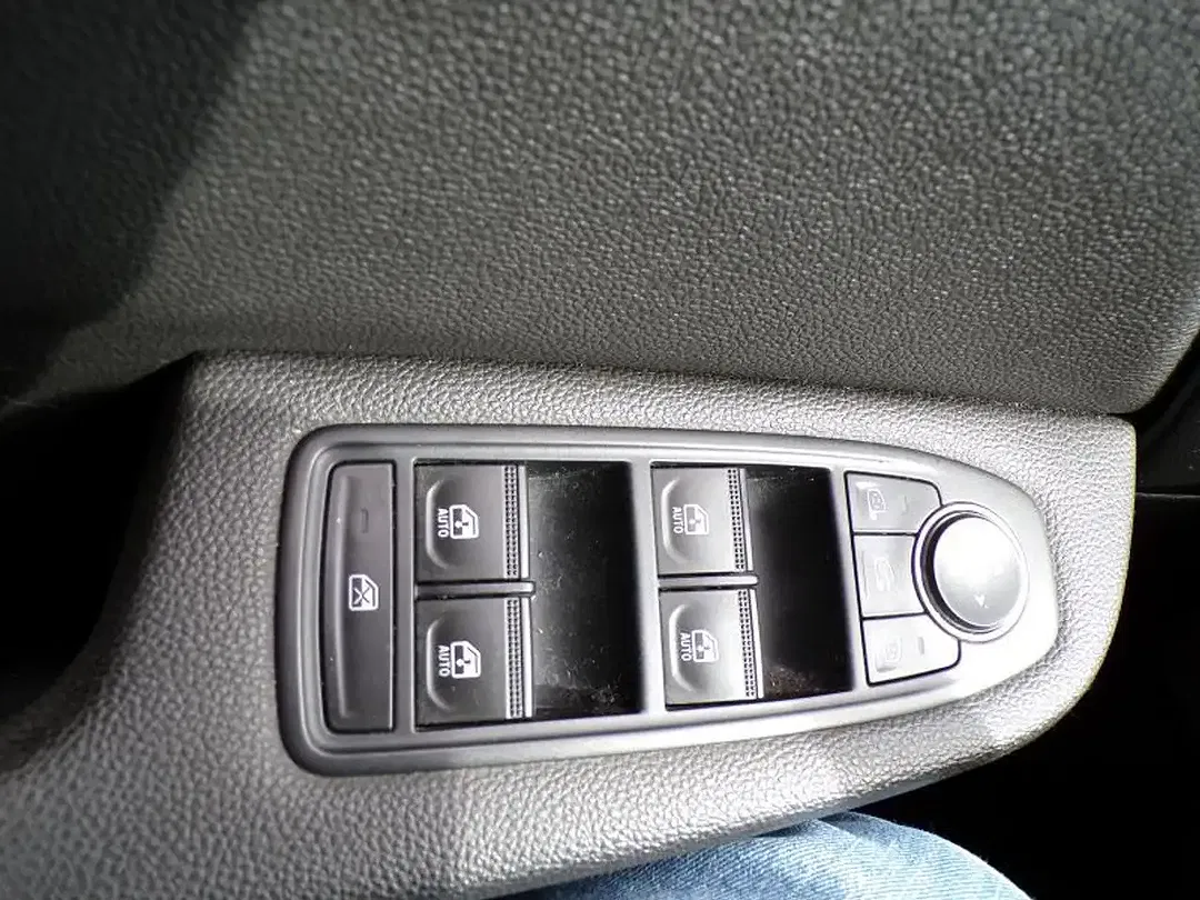 Renault Clio - Thumbnail 9