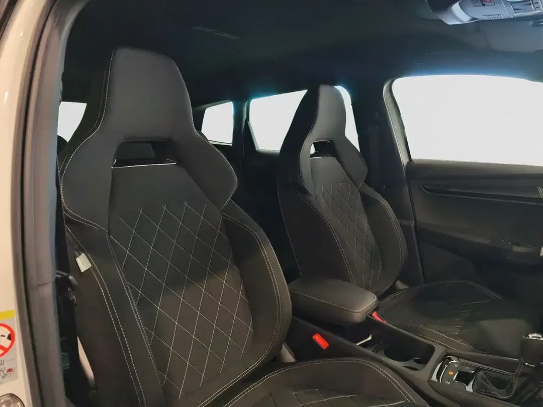 Skoda Karoq - Thumbnail 15