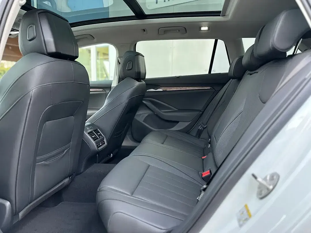 Skoda Superb - Thumbnail 12