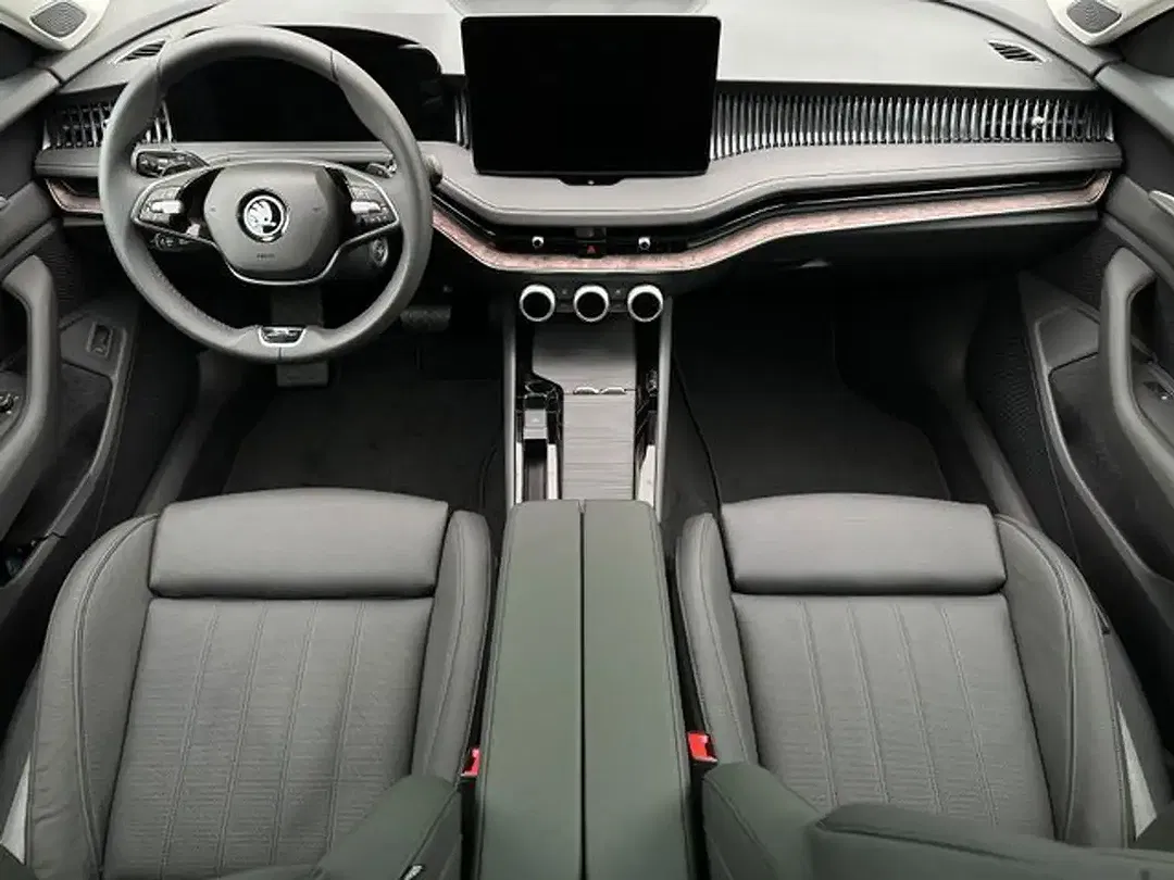 Skoda Superb - Thumbnail 3