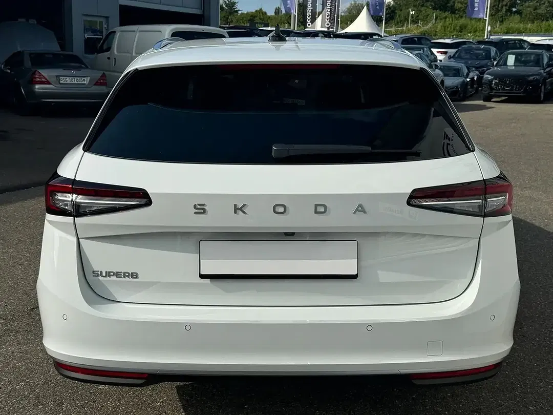 Skoda Superb - Thumbnail 8