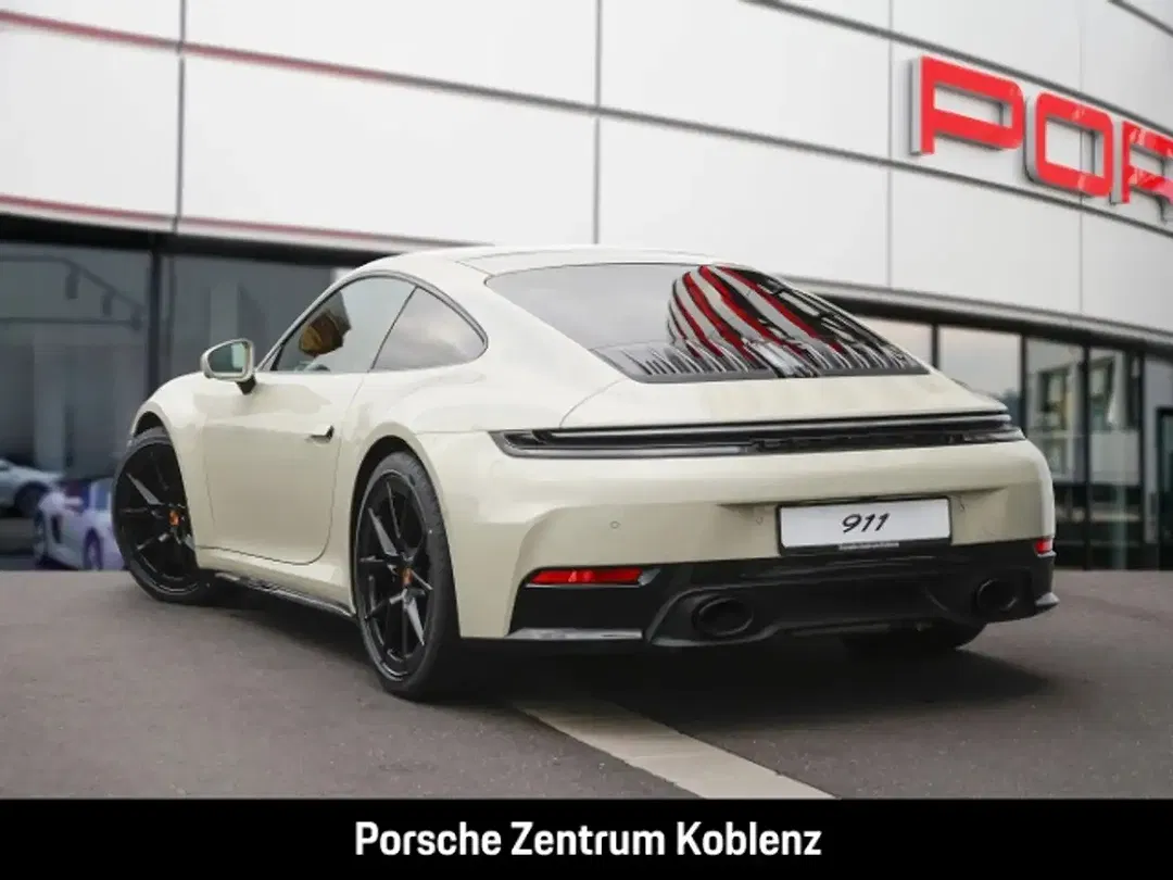 Porsche 992 - Thumbnail 3