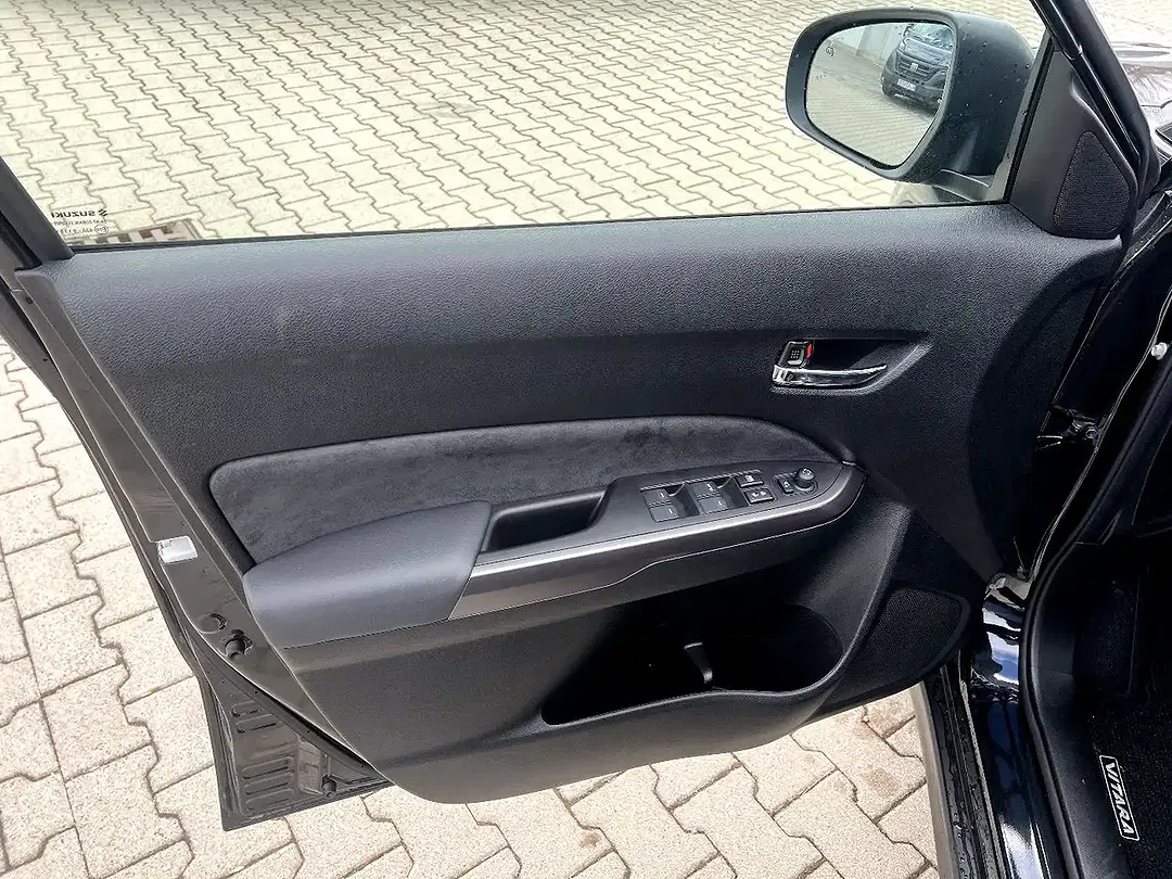 Suzuki Vitara - Thumbnail 10