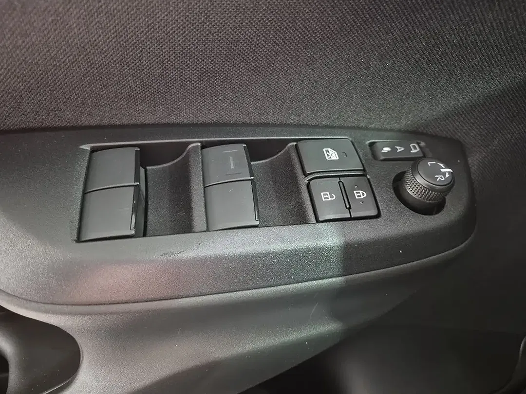 Mazda 2 - Thumbnail 9