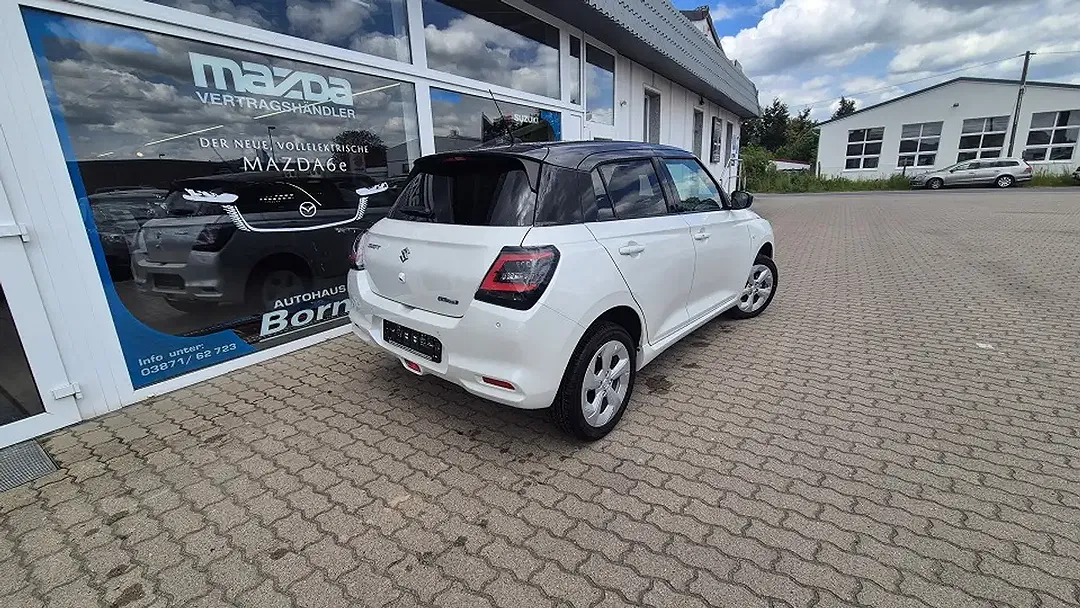 Suzuki Swift - Thumbnail 2