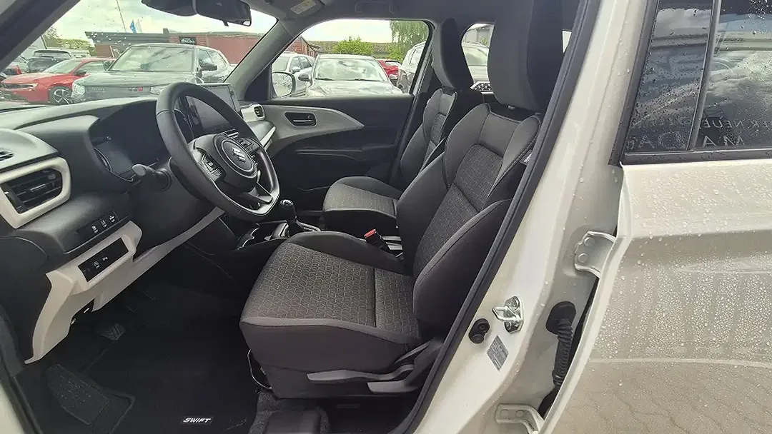 Suzuki Swift - Thumbnail 6