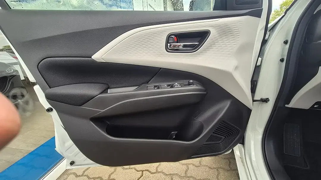 Suzuki Swift - Thumbnail 7