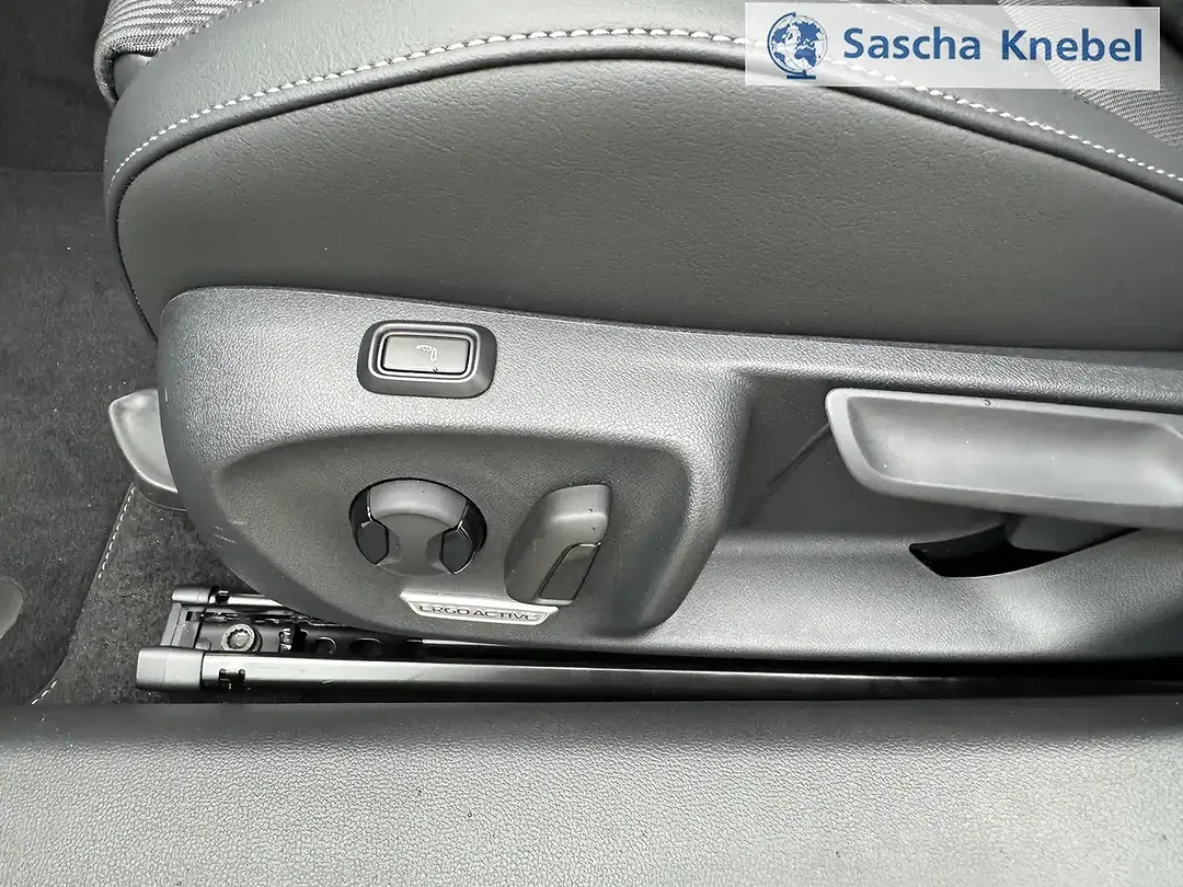 Volkswagen Passat Variant - Thumbnail 14