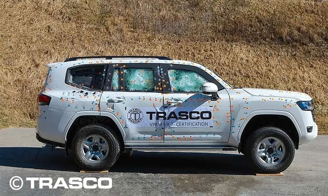 Toyota Land Cruiser - Thumbnail 10