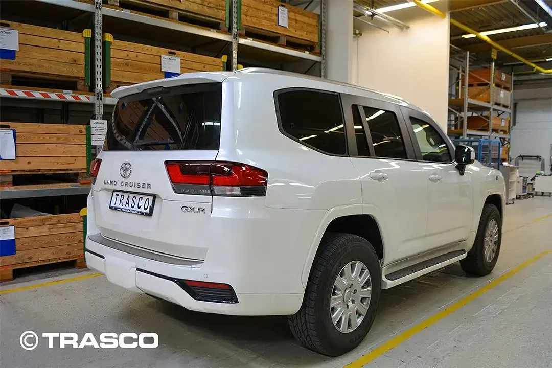 Toyota Land Cruiser - Thumbnail 2