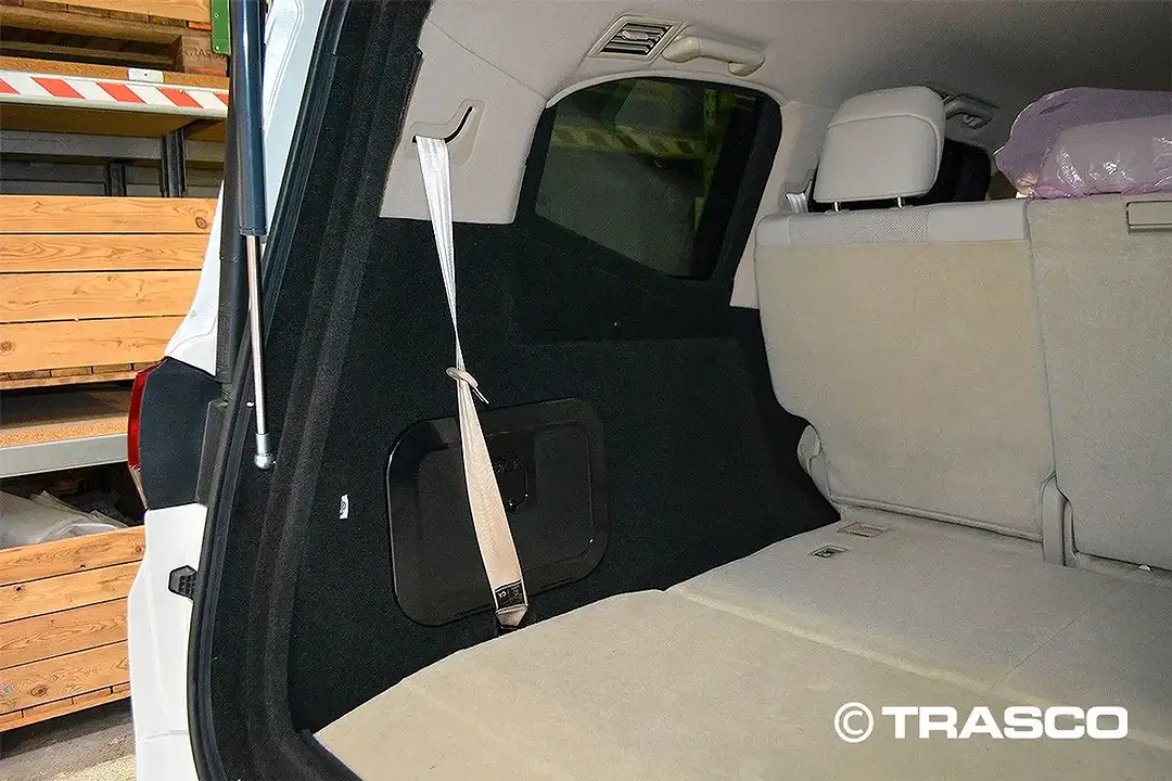 Toyota Land Cruiser - Thumbnail 8