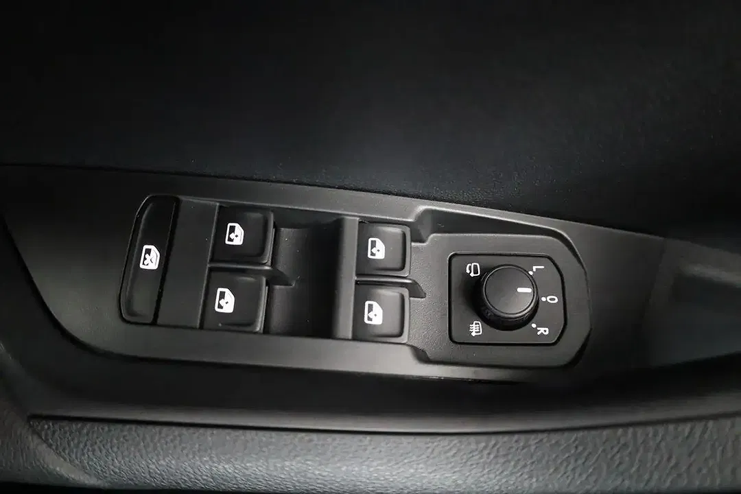 Skoda Karoq - Thumbnail 7