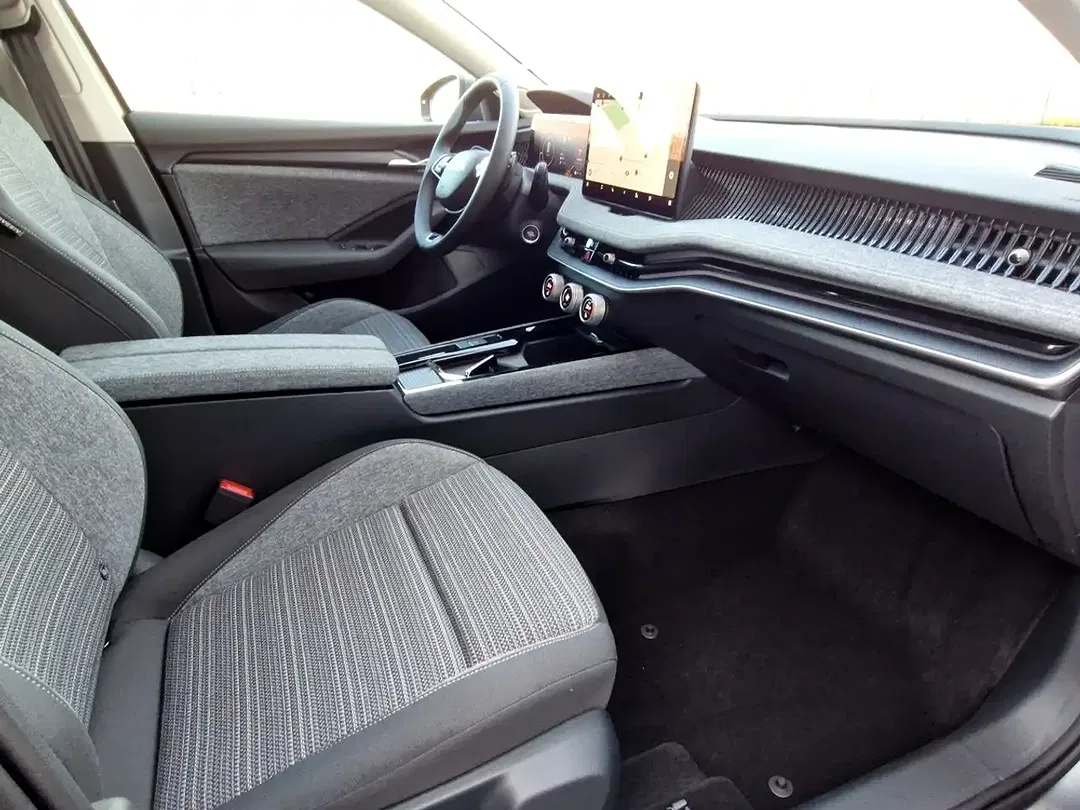 Skoda Superb - Thumbnail 8