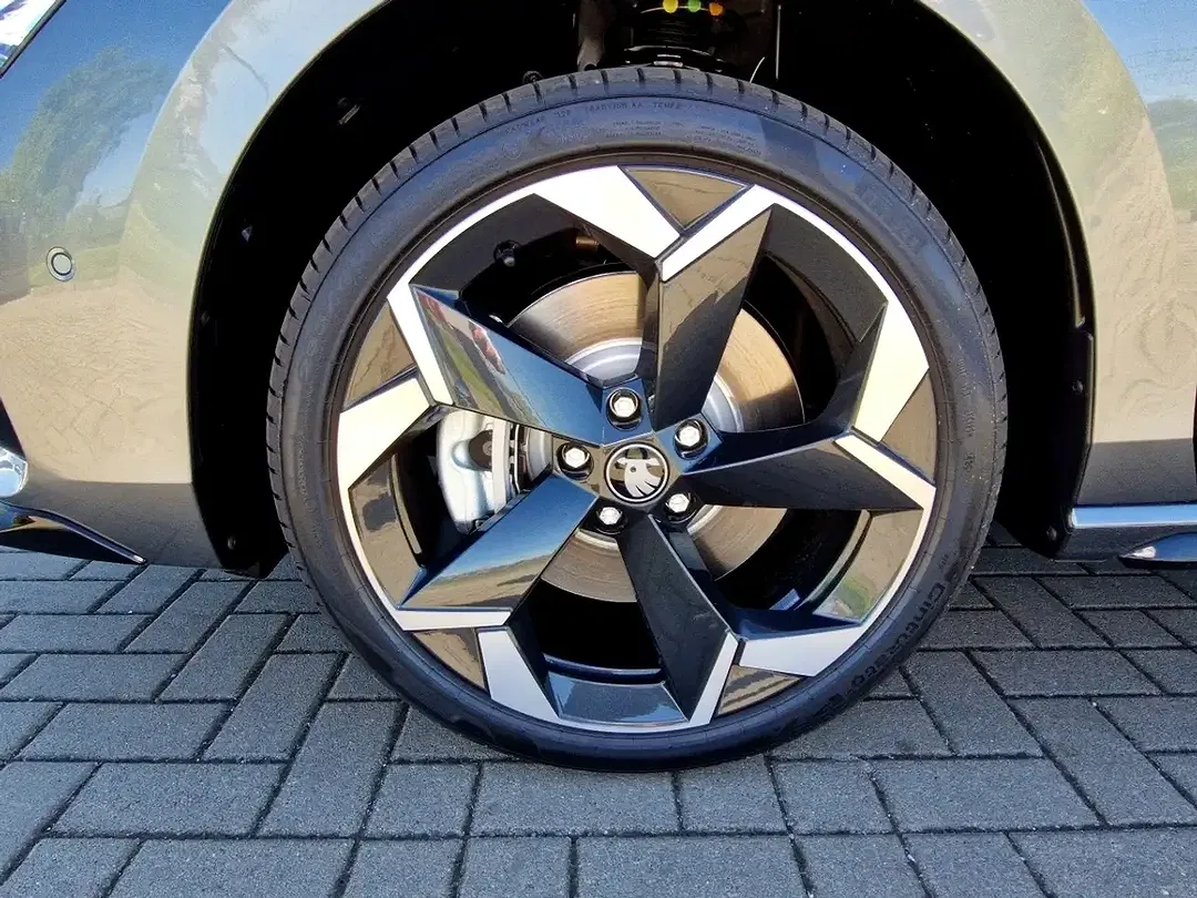 Skoda Superb - Thumbnail 14