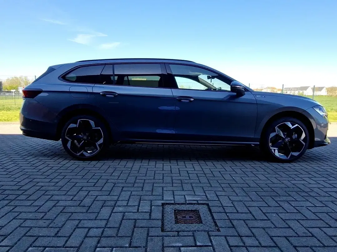 Skoda Superb - Thumbnail 6