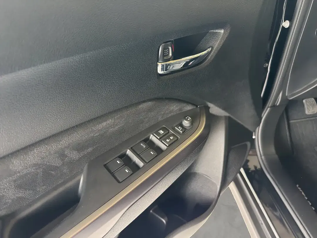 Suzuki Vitara - Thumbnail 9