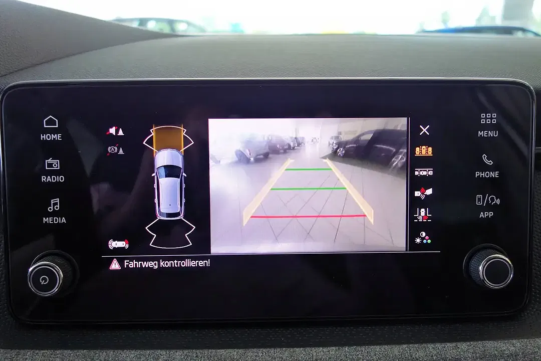 Skoda Kamiq - Thumbnail 8