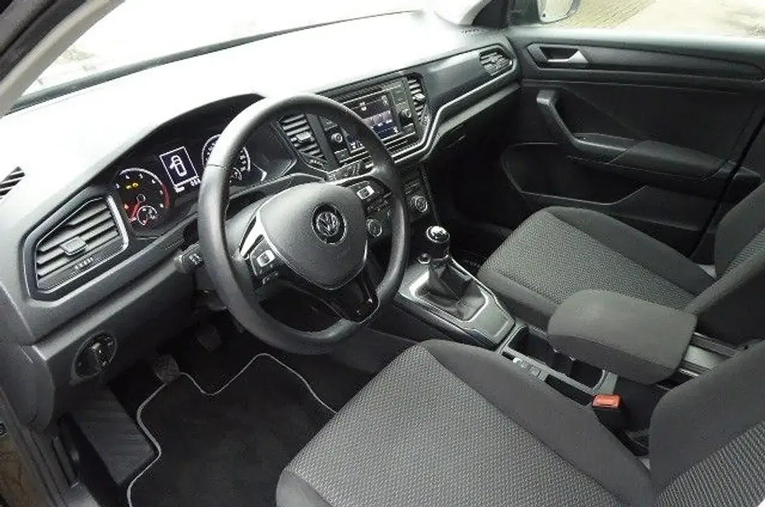 Volkswagen T-Roc - Thumbnail 11
