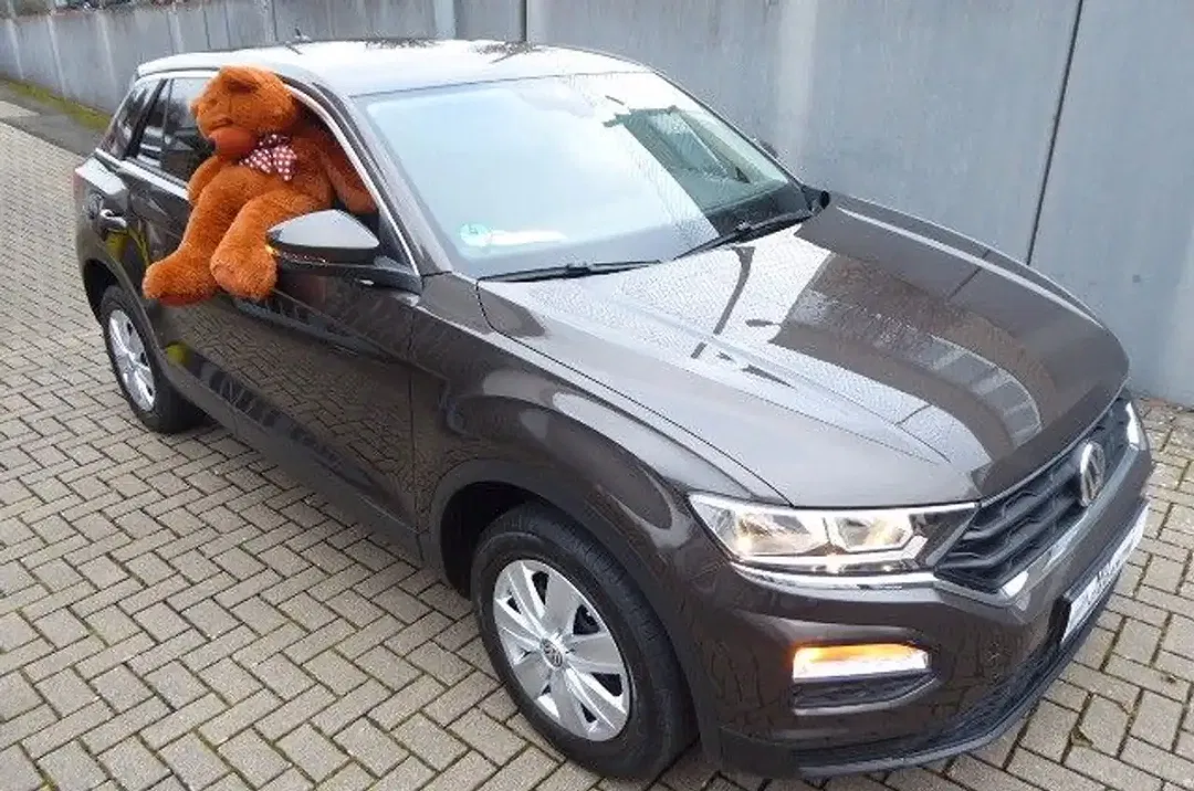 Volkswagen T-Roc - Thumbnail 3