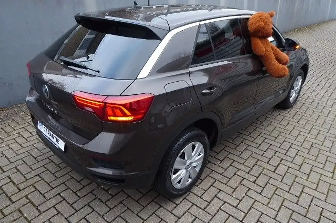 Volkswagen T-Roc - Thumbnail 4