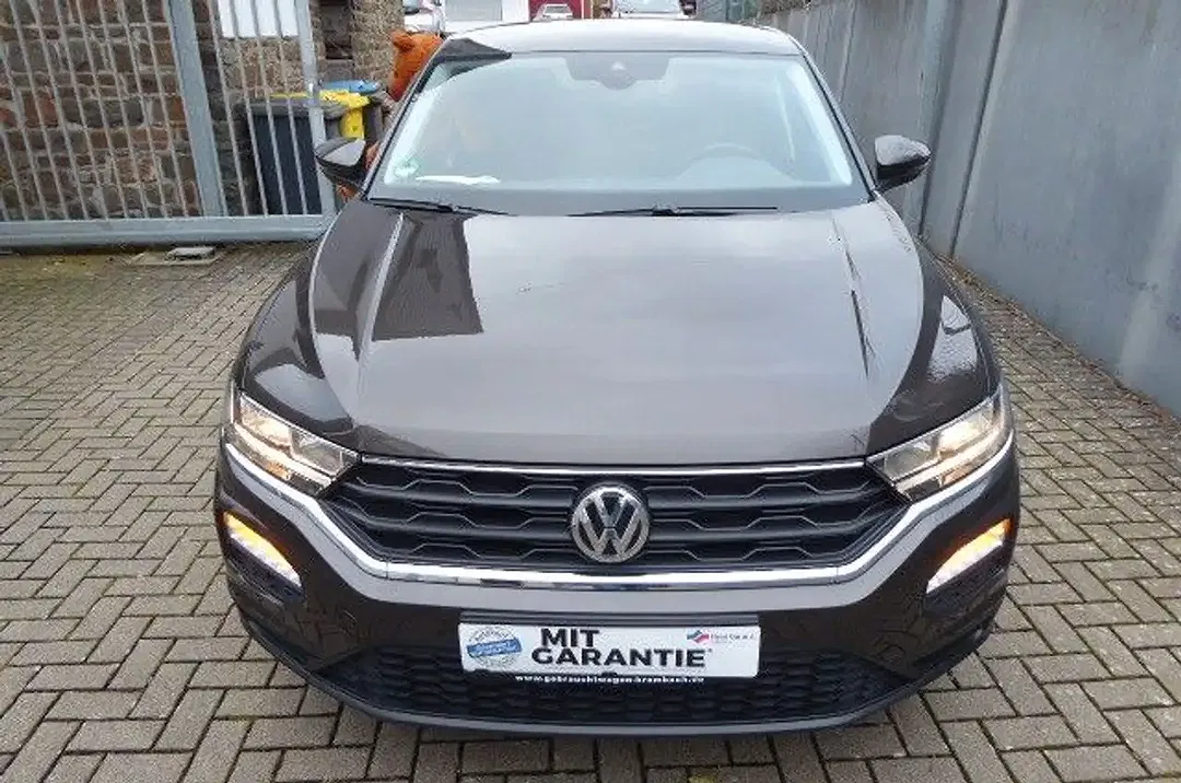 Volkswagen T-Roc - Thumbnail 6