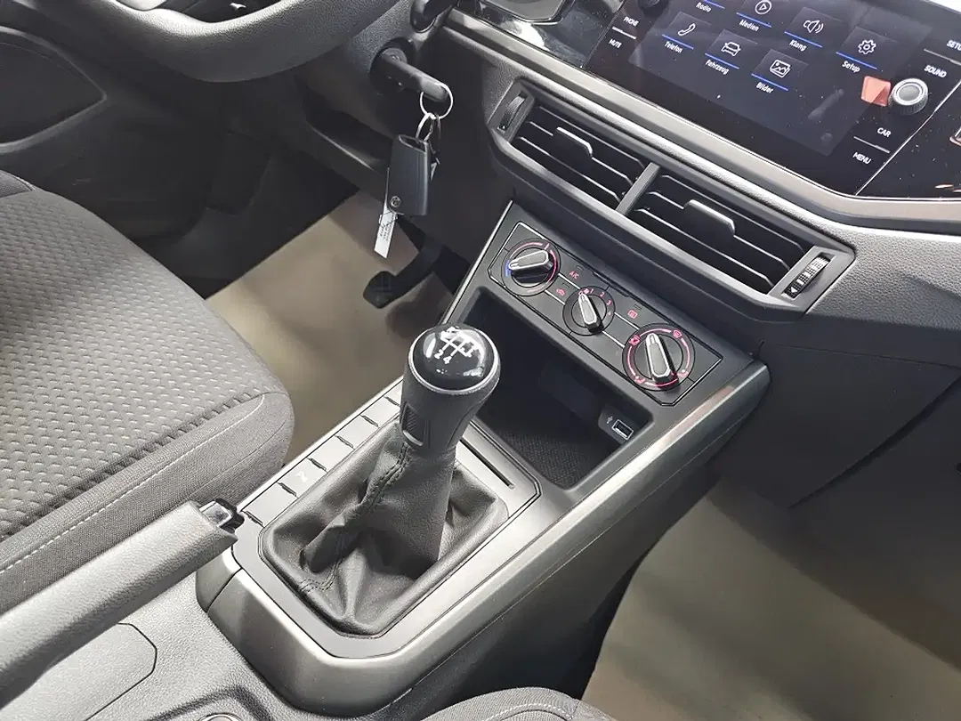 Volkswagen Polo - Thumbnail 9