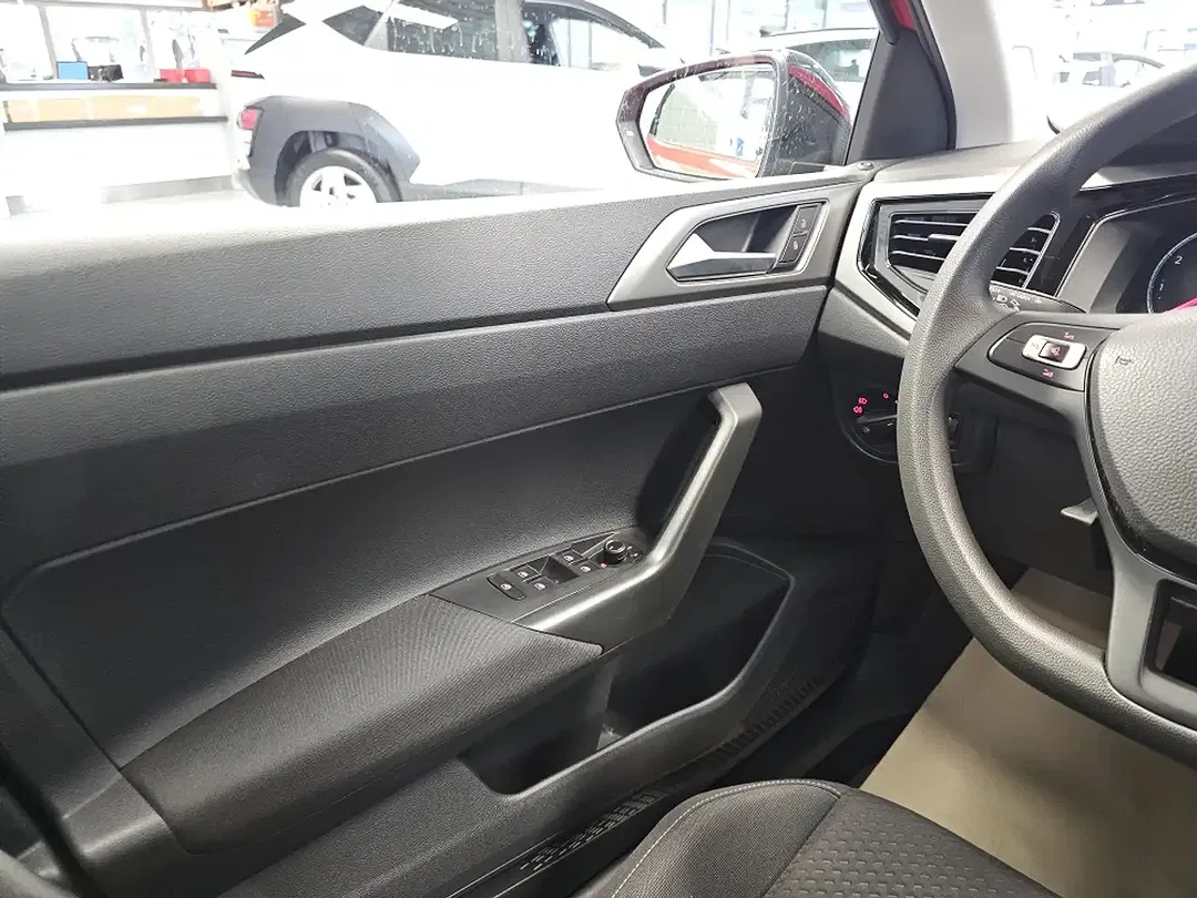 Volkswagen Polo - Thumbnail 18