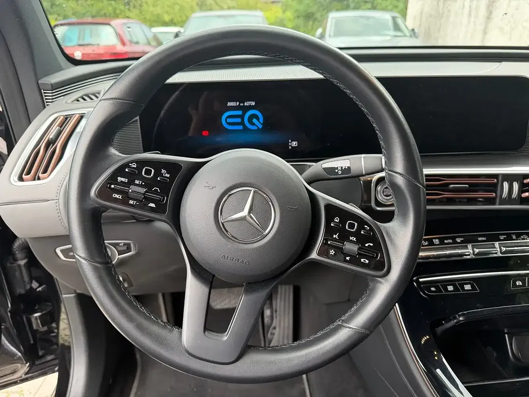 Mercedes-Benz EQC 400 - Thumbnail 3