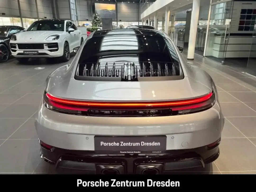 Porsche 992 - Thumbnail 10