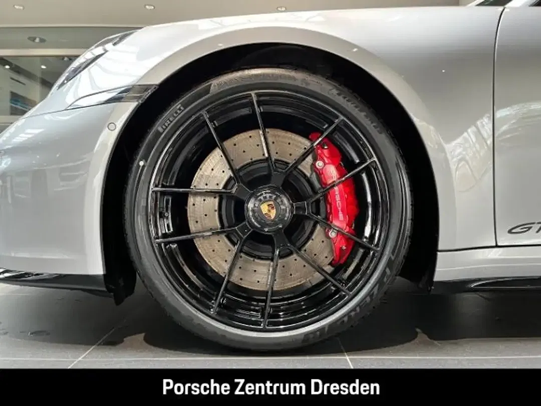 Porsche 992 - Thumbnail 11