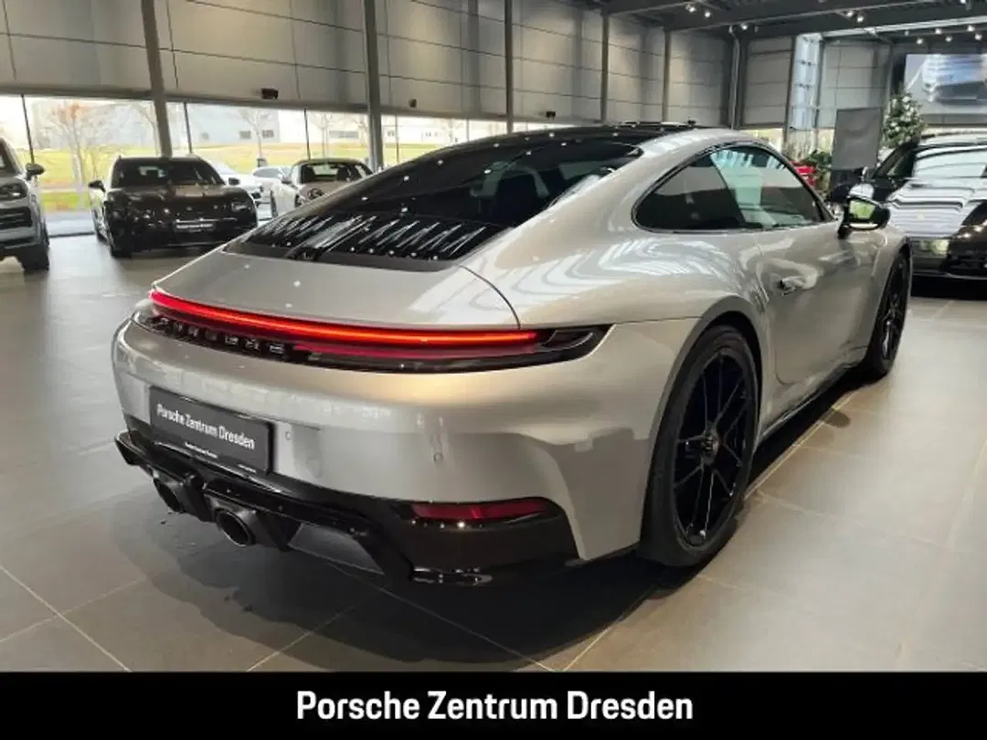 Porsche 992 - Thumbnail 8